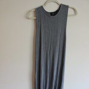 Sleeveless maxi dress